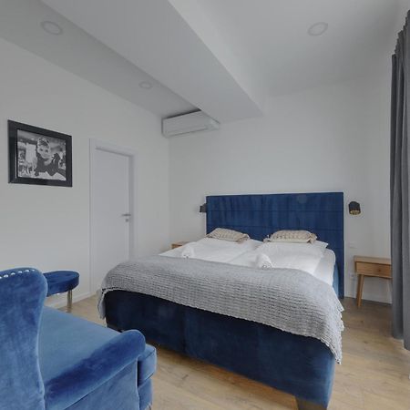 Shone Apartment Old Town 2 Bedroom ブラチスラヴァ エクステリア 写真