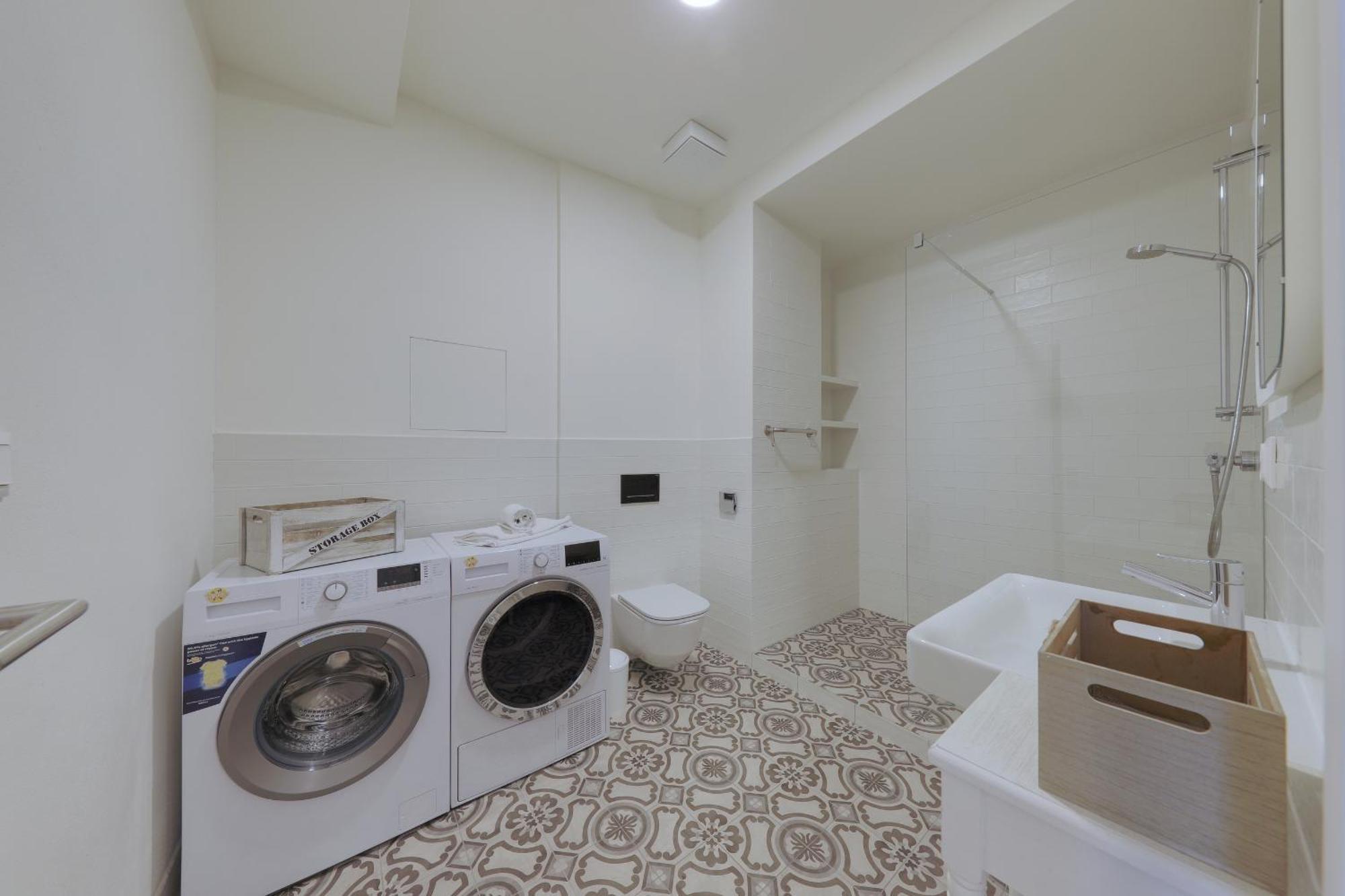 Shone Apartment Old Town 2 Bedroom ブラチスラヴァ エクステリア 写真