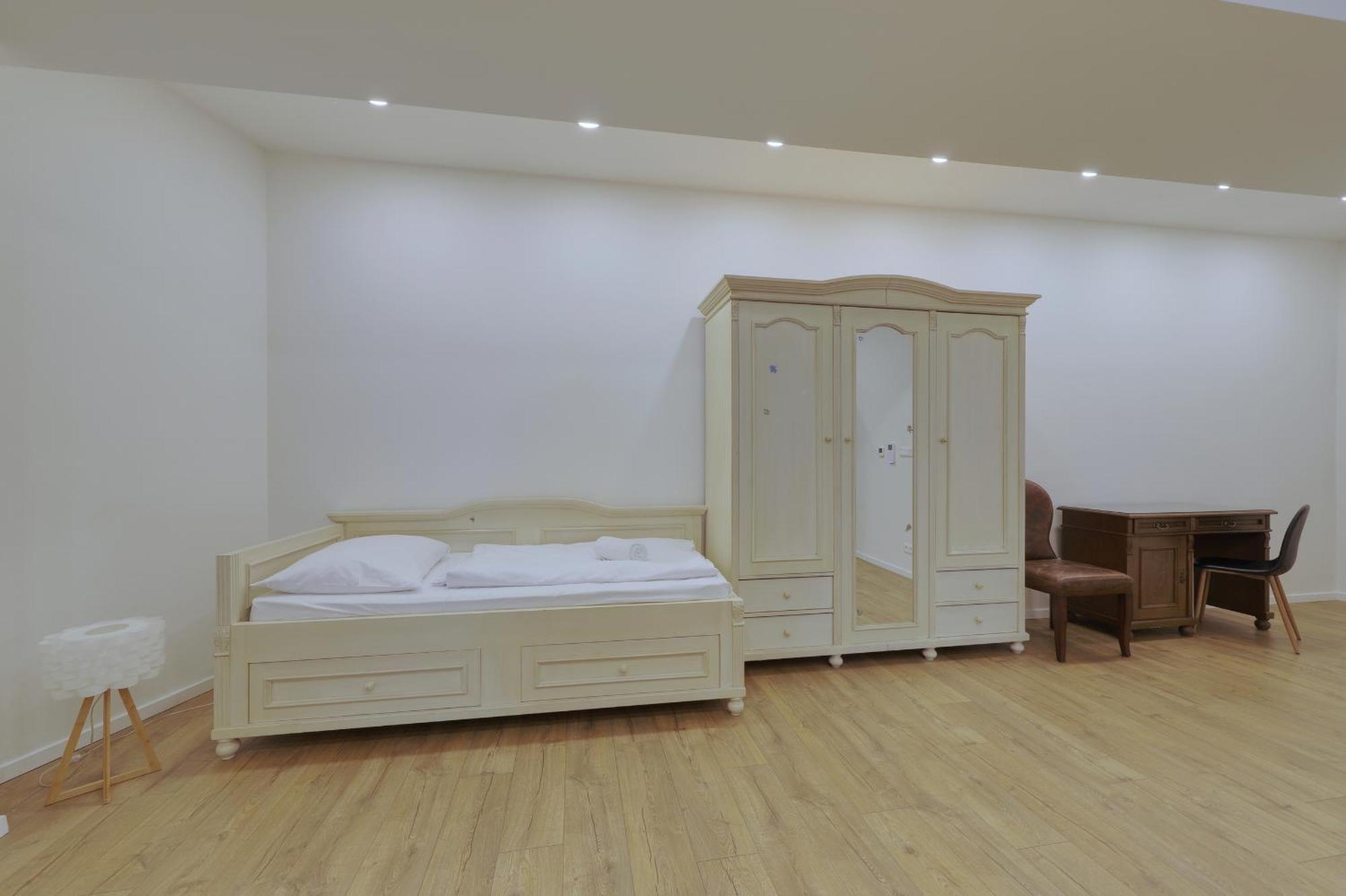 Shone Apartment Old Town 2 Bedroom ブラチスラヴァ エクステリア 写真