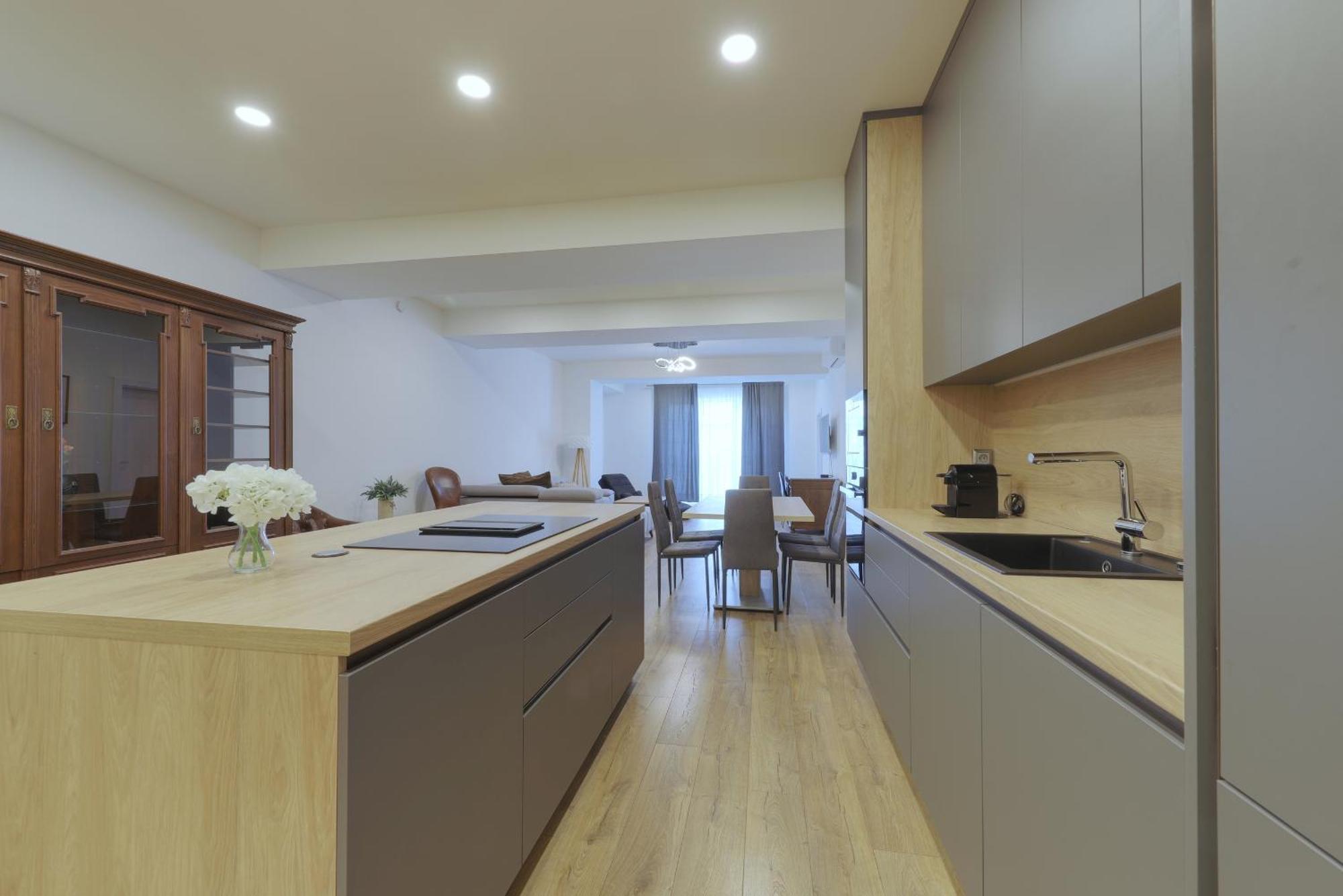 Shone Apartment Old Town 2 Bedroom ブラチスラヴァ エクステリア 写真