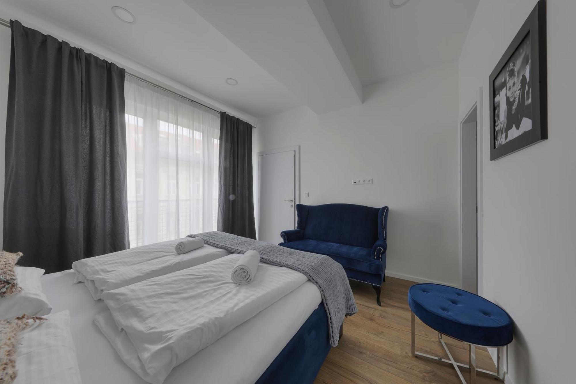 Shone Apartment Old Town 2 Bedroom ブラチスラヴァ エクステリア 写真