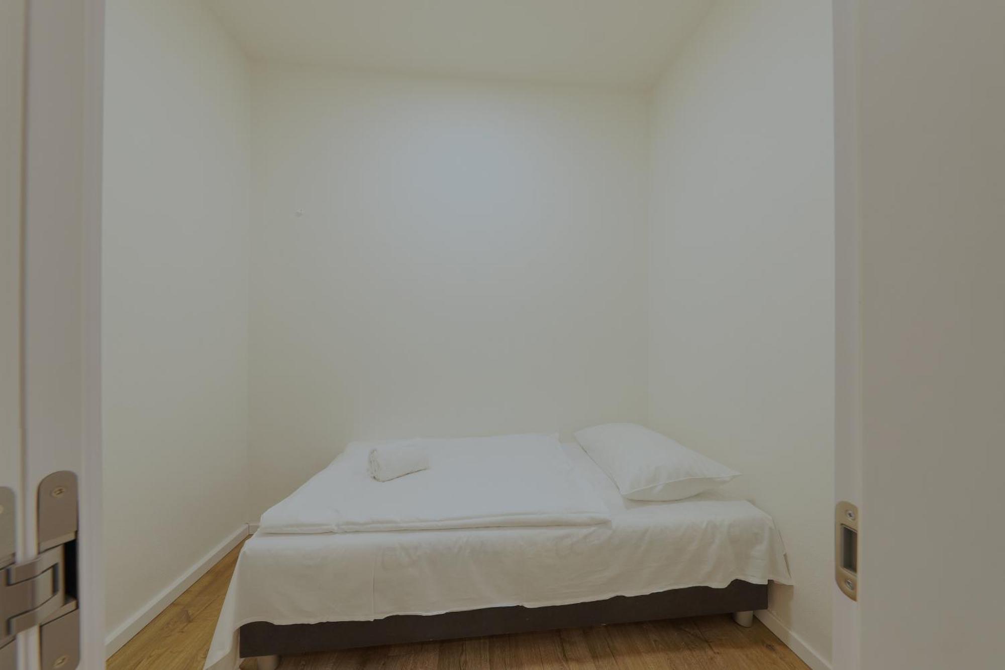 Shone Apartment Old Town 2 Bedroom ブラチスラヴァ エクステリア 写真