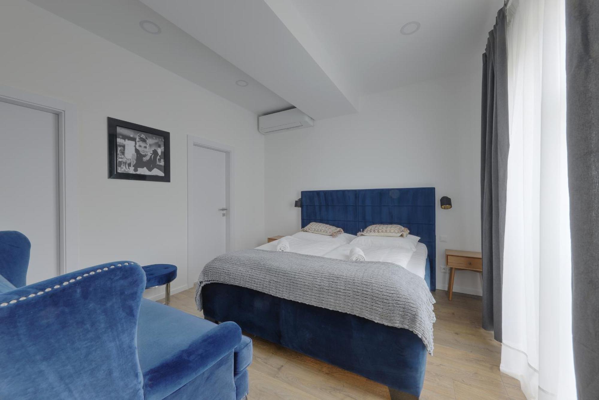 Shone Apartment Old Town 2 Bedroom ブラチスラヴァ エクステリア 写真