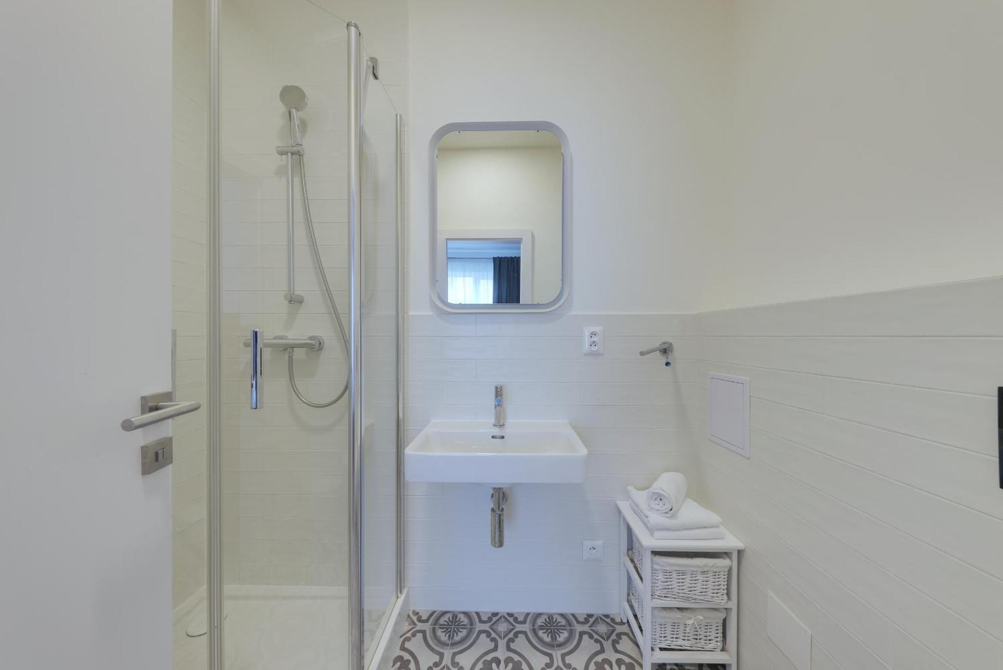 Shone Apartment Old Town 2 Bedroom ブラチスラヴァ エクステリア 写真