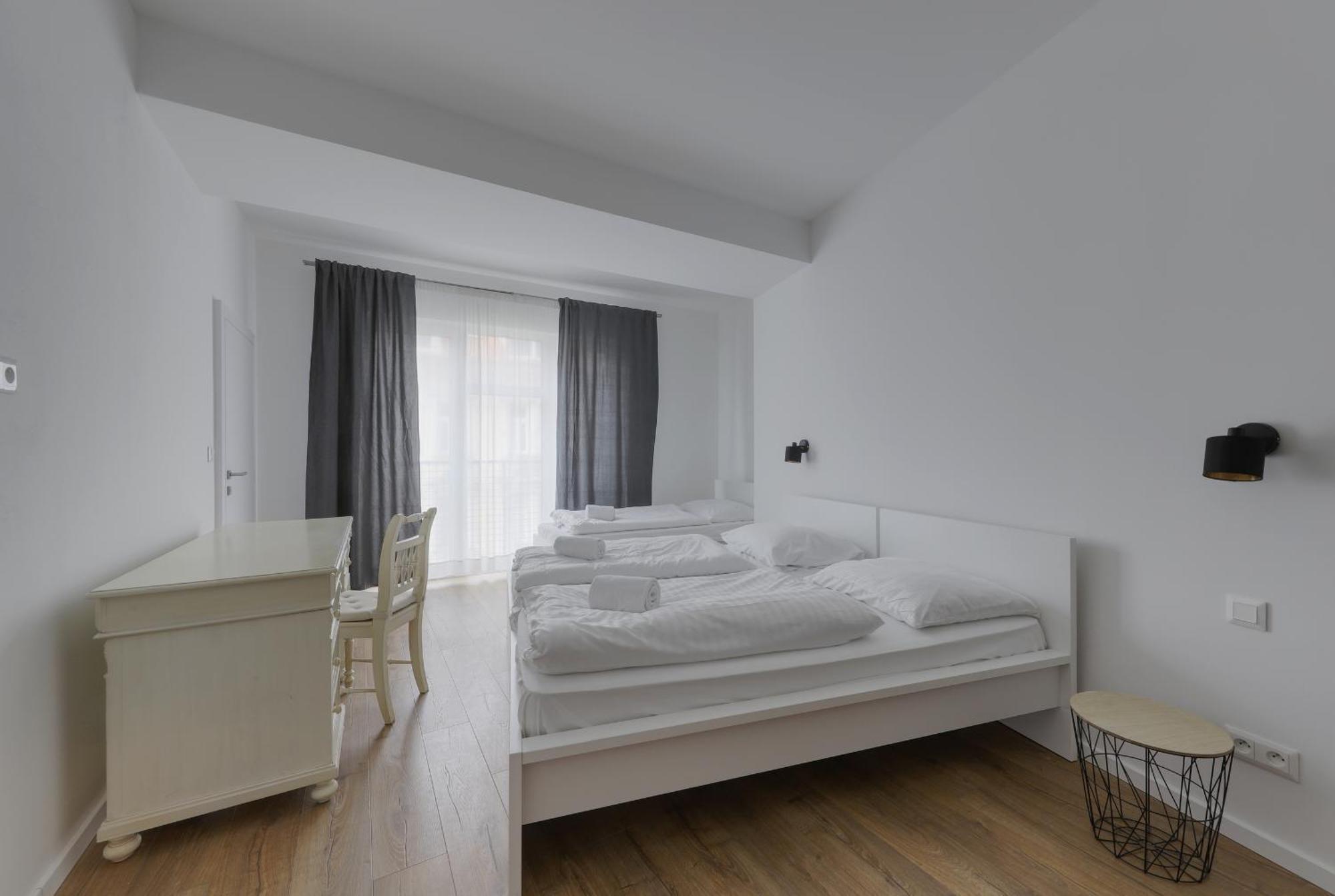 Shone Apartment Old Town 2 Bedroom ブラチスラヴァ エクステリア 写真