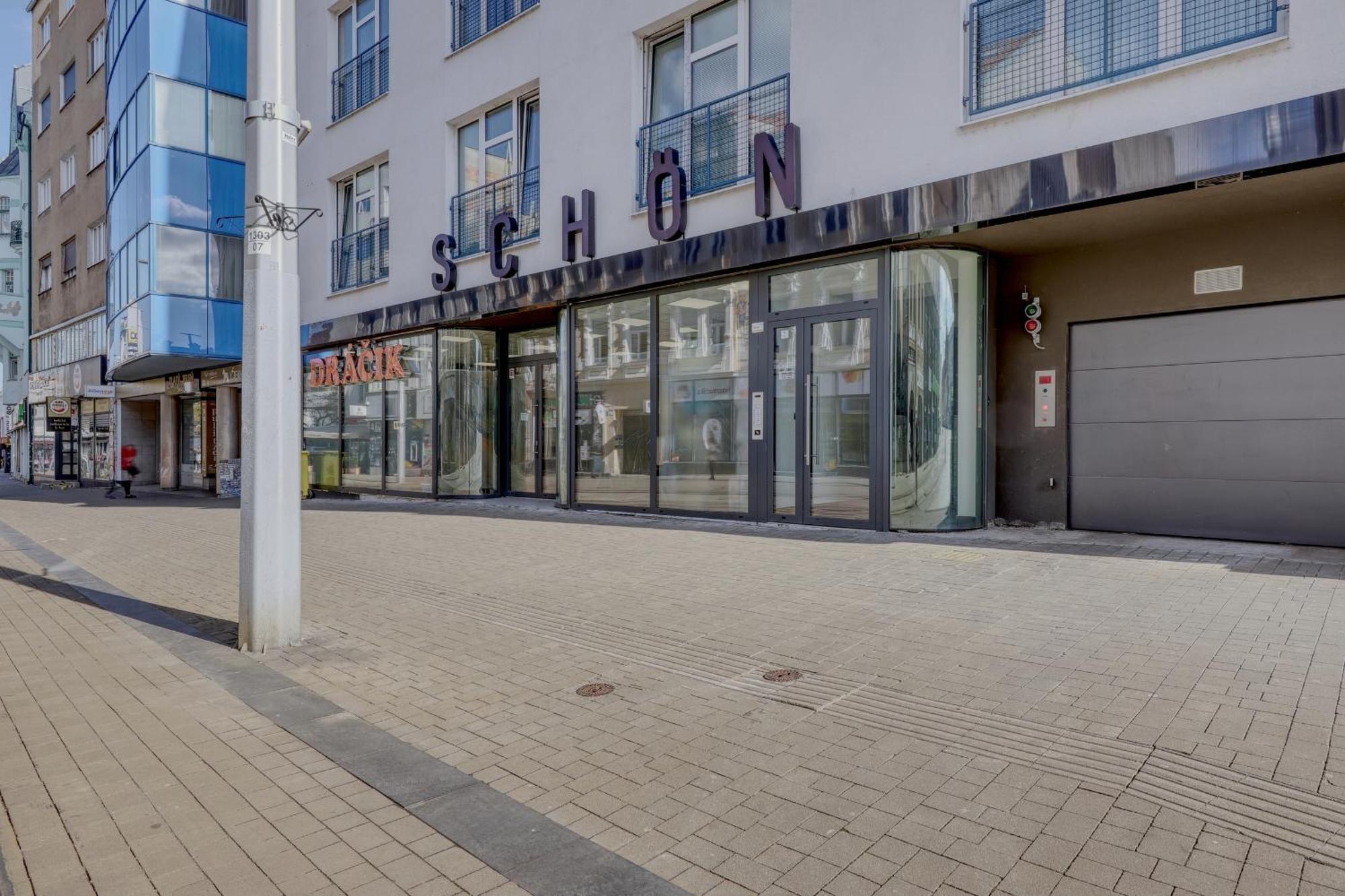 Shone Apartment Old Town 2 Bedroom ブラチスラヴァ エクステリア 写真